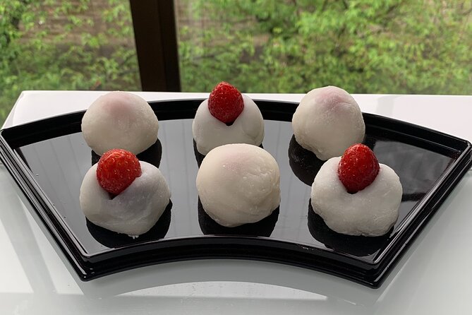 2 Hours Mochi &Nerikiri Making & Matcha Class in Bunkyo - Who should book this class?
