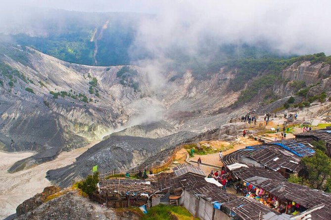Active Volcano, Rice Field, Hot Spring, Fruit market, Tea Plantation with Lunch - Lembang Fruit Market and four local tastes