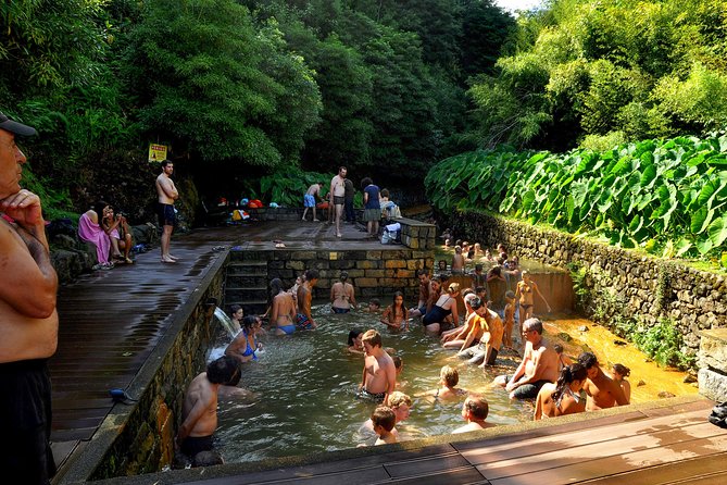 Adventure in the Furnas, with volcanoes, lagoons and tea plantations - A volcanic day from Ponta Delgada