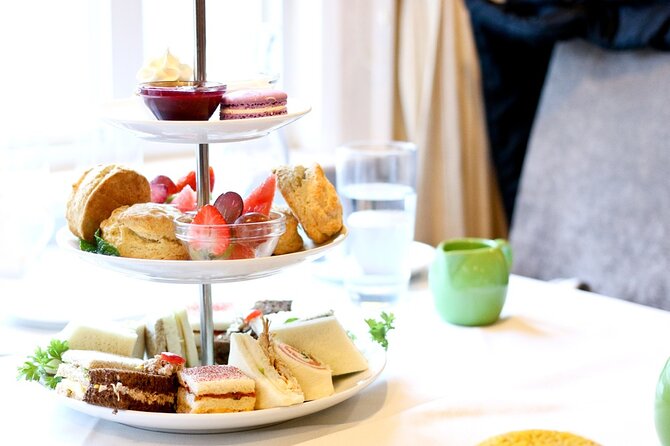 Afternoon High Tea in Burj Al Arab with Transfer - The role of the transfer