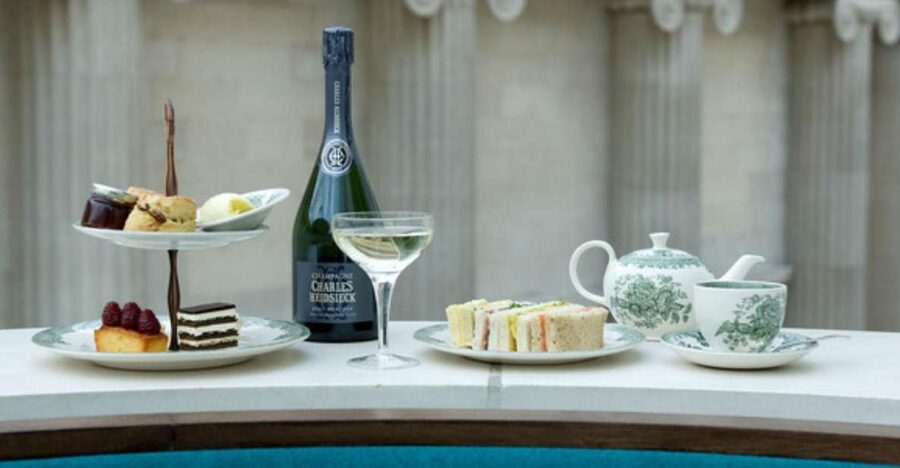 Afternoon Tea at the British Museum - Choosing between loose-leaf and flowering teas
