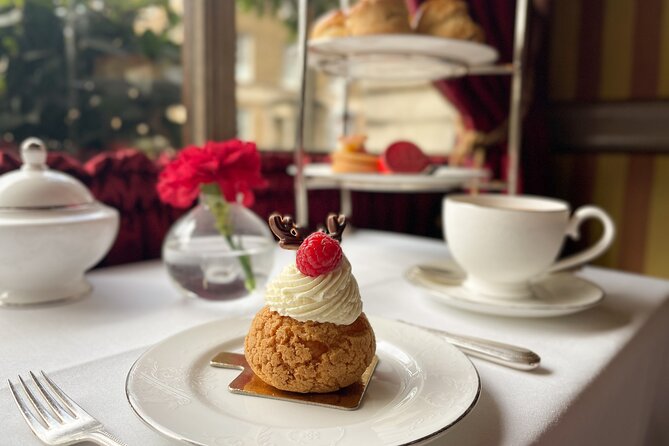 Afternoon Tea at The Rubens at the Palace, Buckingham Palace - Choosing from the tea menu