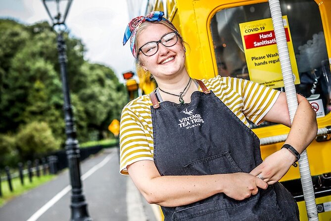 Afternoon Tea Bus Tour in Dublin - The guides make the difference