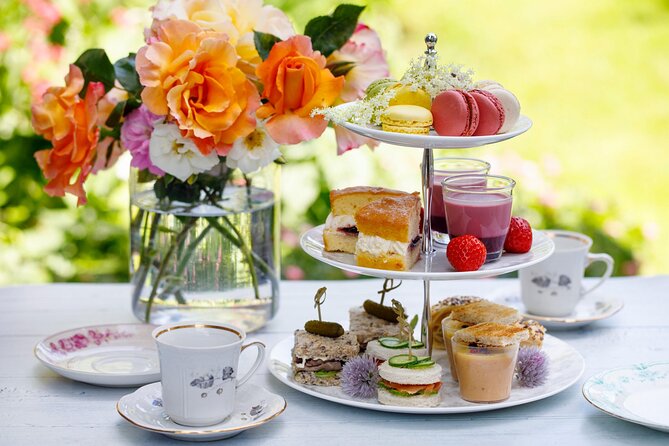 Afternoon Tea Experience Cooking Class - Sitting Down to Eat What You Baked