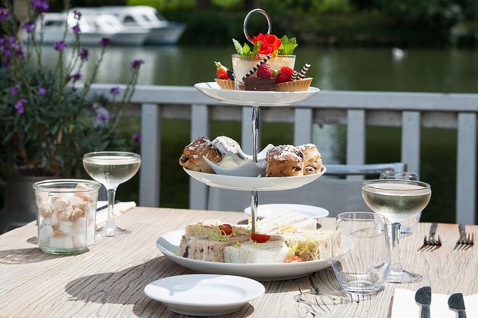 Afternoon Tea Sightseeing River Cruise in Oxford - How the commentary shapes the trip