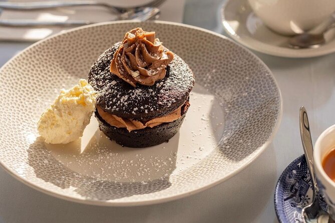 Afternoon Tea with Castle Views in Edinburgh - How the group size affects the mood