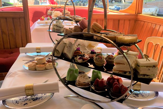 Amsterdam: High Tea Cruise - What arrives with the high tea