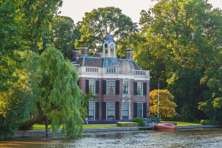 Amsterdam: Vecht River Day Trip with Cruise and High Tea - Maarssen begins the river story