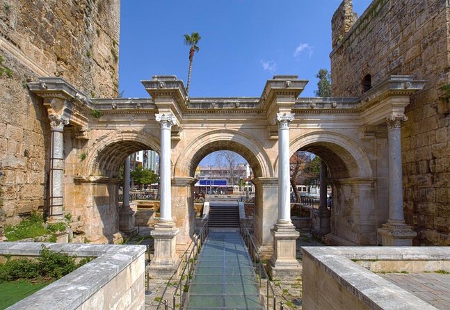 Antalya: Old Town Walking Tour incl. Turkish Tea and Baklava - Why a short walk is the right way to see Kaleici