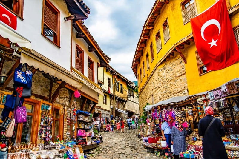 Antalya: Old Town Walking Tour with Turkish Tea and Baklava - Why a two-hour walk is a smart first look at Antalya