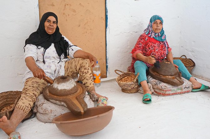 Argan Forest, tea time at a Berbers family & Visit of an Argan cooperative. - Inside Cooperative Marjana and the argan oil process
