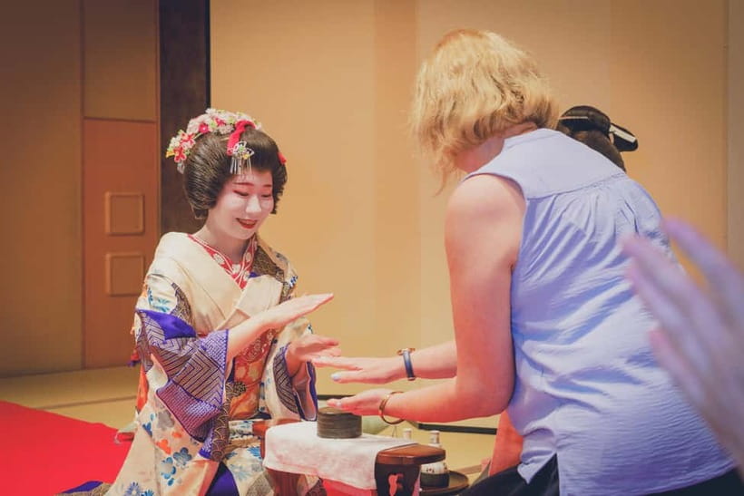Asakusa: Geisha Performance and Tea House Experience - Asking questions about geisha life