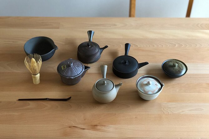 Authentic Japanese tea tasting session: sencha, matcha, gyokuro - Tasting sencha, matcha, and gyokuro side by side