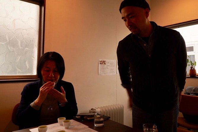 Authentic Japanese tea tasting session: sencha, matcha, gyokuro - The teaching style and the host