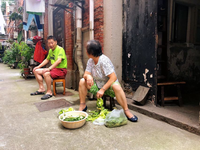 Biking Real Shanghai& Tea Tasting Experience - Meeting outside the Garden Hotel