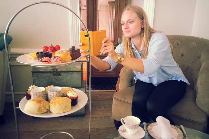 Brighton Afternoon Tea Tour - The Royal Pavilion and Pavilion Gardens