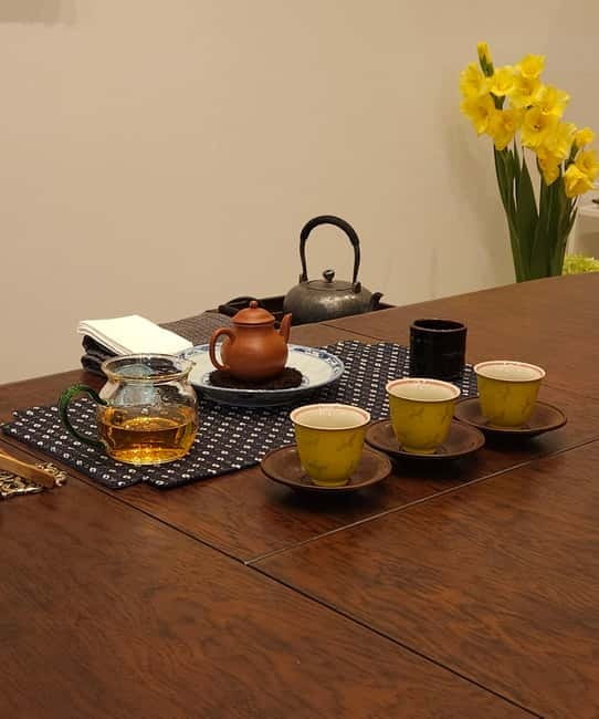 Busan: Join a Tea Ceremony & Create a Calligraphy Memento - Min brings the tea lesson to life