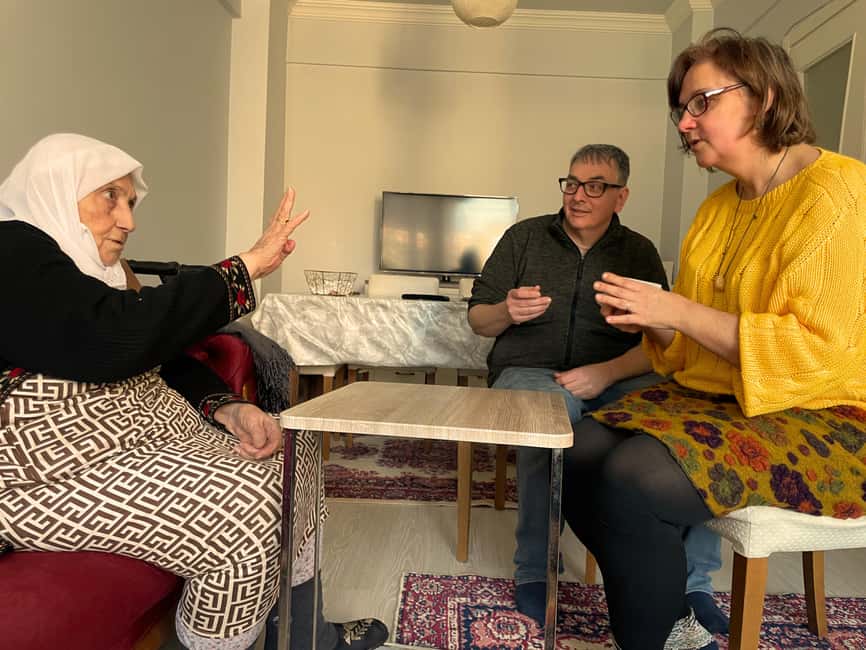 Card Game and Afternoon Turkish Tea with Local Grandma - Entering the apartment near Abbasaga Mosque