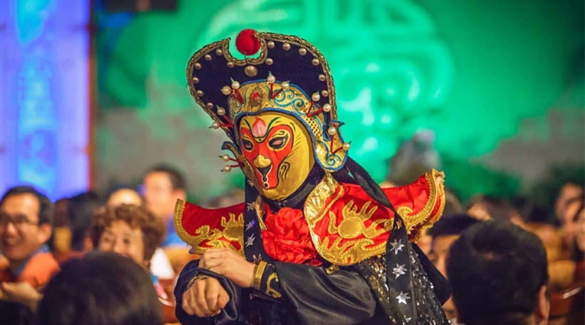 Chengdu: Sichuan Opera Show ShufengYayun & Covered Bowl Tea - Covered bowl tea makes the waiting time part of the experience