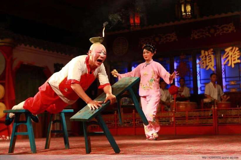 Chengdu: Sichuan Opera Show ShufengYayun & Covered Bowl Tea - The costume option is not the same as a photo session