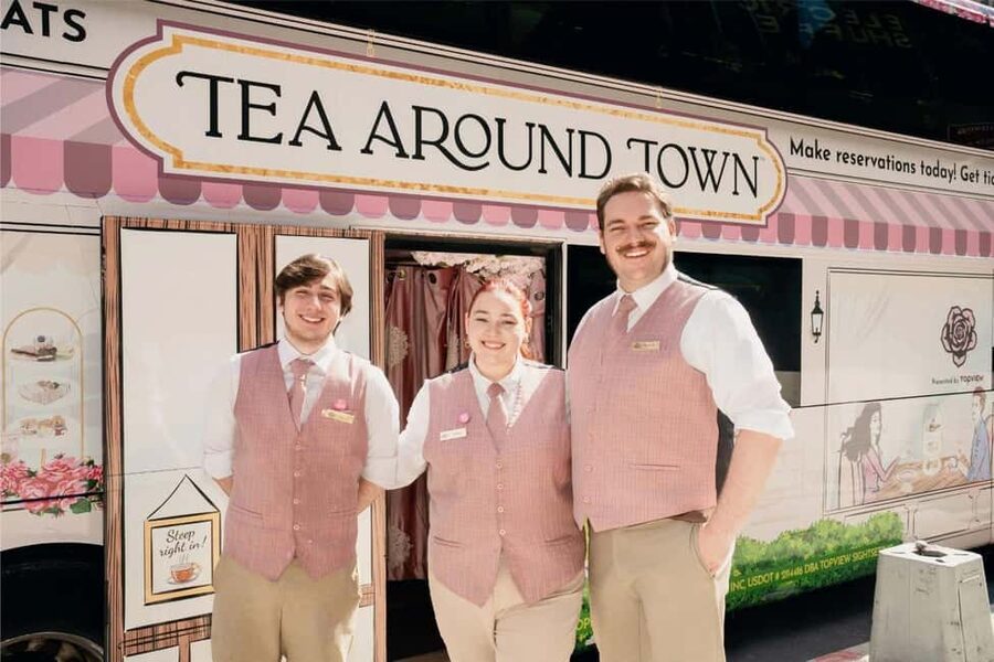 Chicago: Tea Around Town With Curated Teas & Iconic Sights - What This Chicago Tea Bus Experience Is Really Like