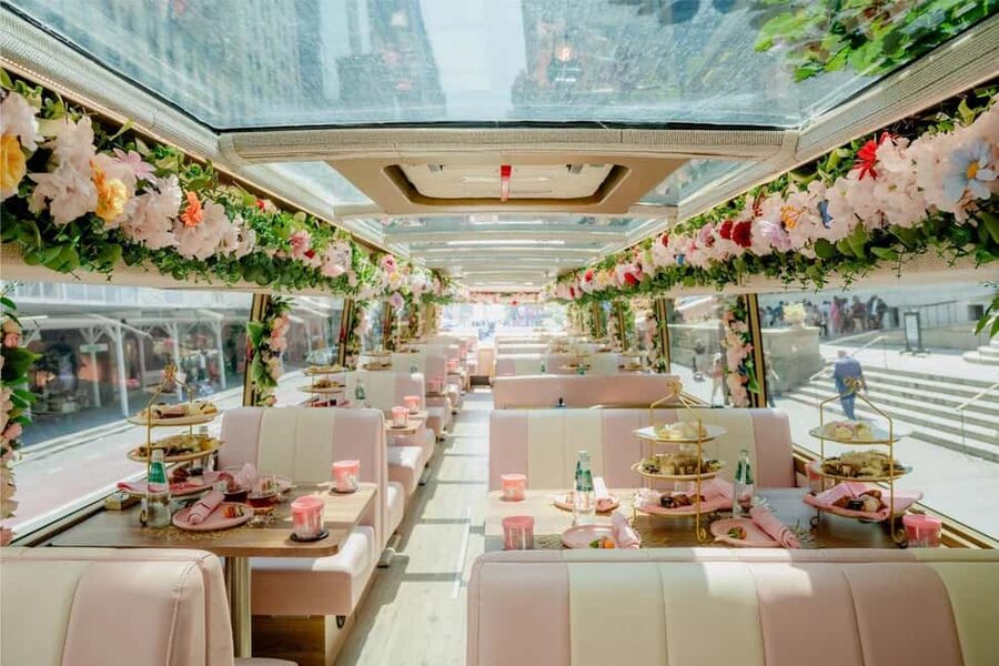Chicago: Tea Around Town With Curated Teas & Iconic Sights - Music Versus Landmark Commentary
