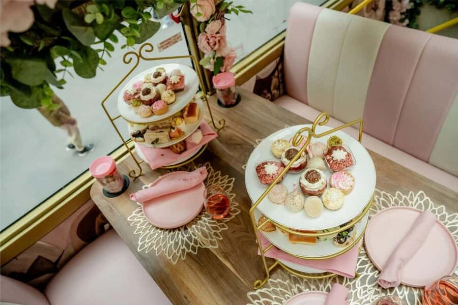 Chicago: Tea Around Town With Curated Teas & Iconic Sights - A Pretty Setting for Birthdays and Group Outings
