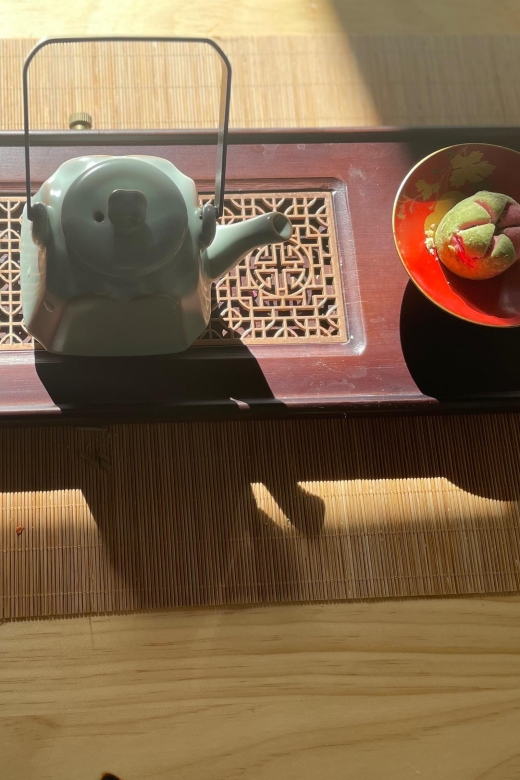 Chinese Tea ceremony in Beijing Hutong courtyard - The hutong setting matters