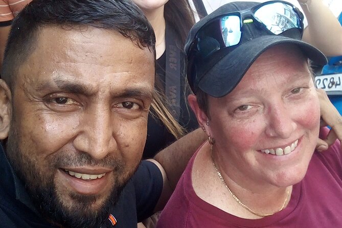 Colombo shopping Tour (Tea, Gems, cinnamon, souvenirs, cotton ) - Pettah Market, Colombo stores, and lunch