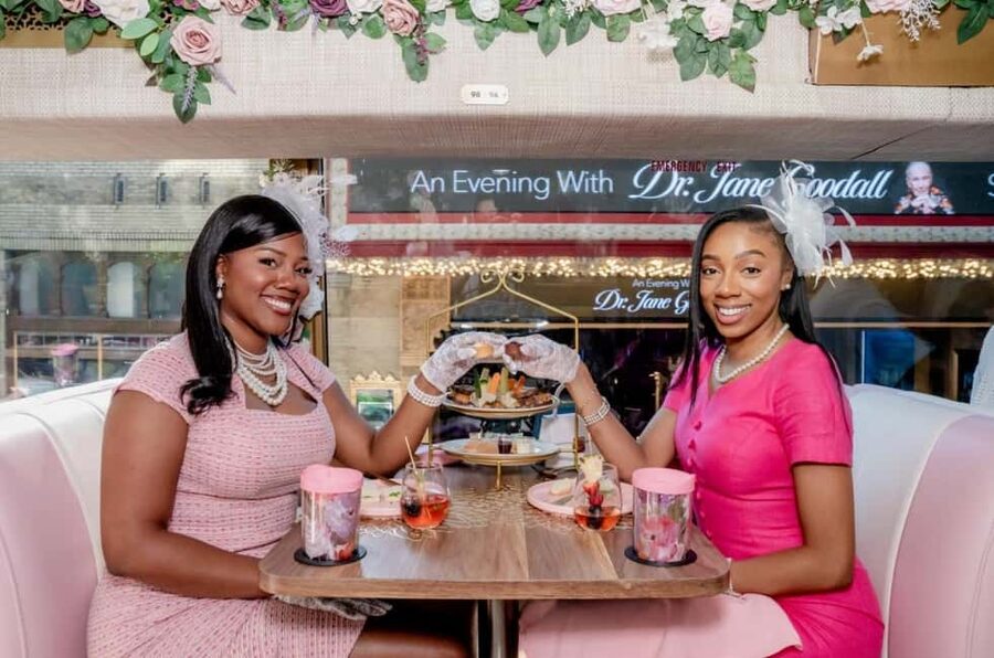 Dallas: Tea Around Town Bus Tour with Treats - Boarding near Main Street