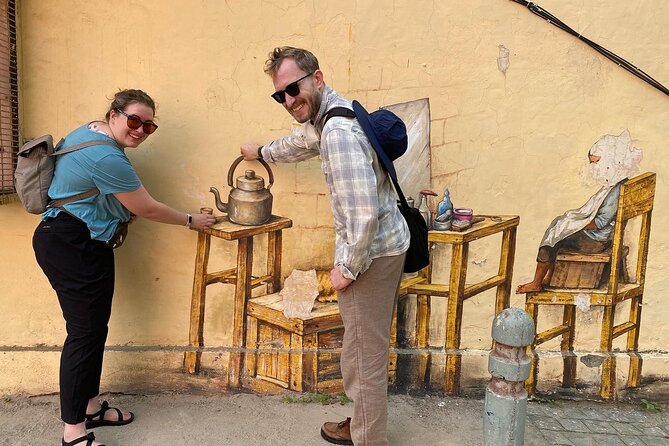 Delhi Street Art Walk in Lodhi Art District with Chai & Food - What happens during the 60-minute mural walk