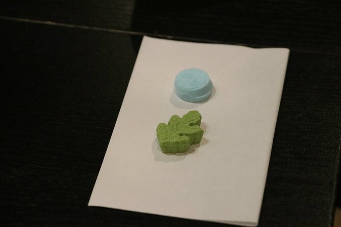 Experience a tea ceremony in an authentic tearoom, in Kyoto! - Sitting comfort, clothing, and the missing extras