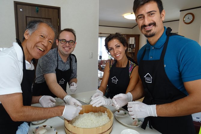 Experience all of Japanese culture and Japanese food experience classes "origami, udon, Japanese food, green tea, calligraphy" in 4 hours - Free sake, beer, shochu, and soft drinks