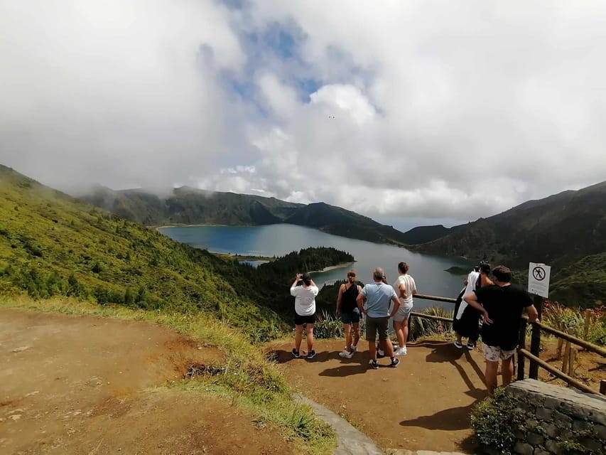 Fire Lake, Pineapple & Tea: Half-Day Jeep Tour - Why the jeep format matters