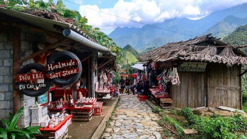 From Hanoi: 2-Days Sapa Trek Lao Chai/Cat Cat, Fansipan Peak - The overnight bus from Hanoi to Sapa