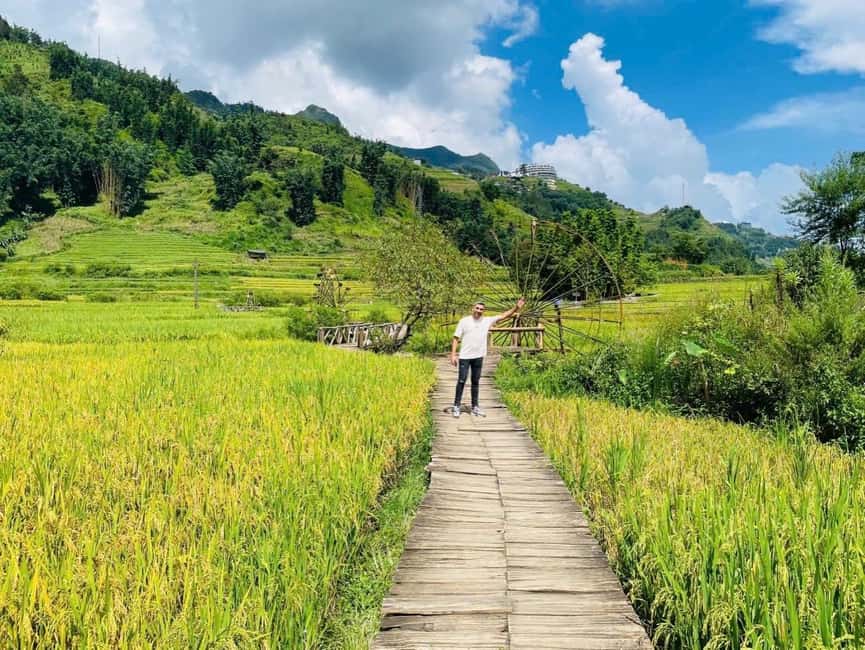 From Hanoi: 2-Days Sapa Trekking Tour Lao Chai and Cat Cat - The road from Hanoi to Sapa by limousine