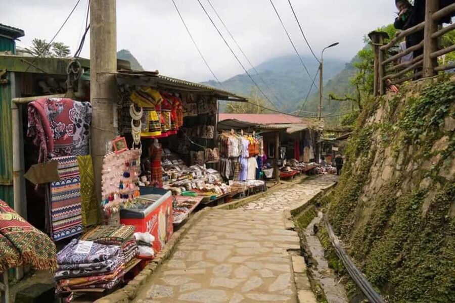 From Hanoi: 2-Days Sapa Trekking Tour Lao Chai and Cat Cat - Rain, mud, and the real difficulty of the trail