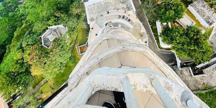 From Negombo: Ambuluwawa Tower & Tea Factory,Kandy Day Trip - Kandy’s Temple of the Tooth deserves priority
