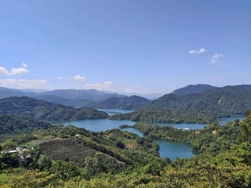 From Taipei: Pinglin Tea Culture and Maokong Guided Day Tour - Seeing how Taiwan presents Tieguanyin and Baozhong tea