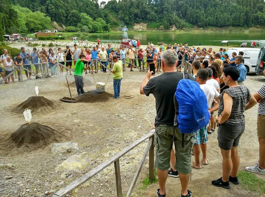 Full day Furnas | Hotsprings | Thermal Baths | Tea Factory - Furnas Lake and the road into volcanic country