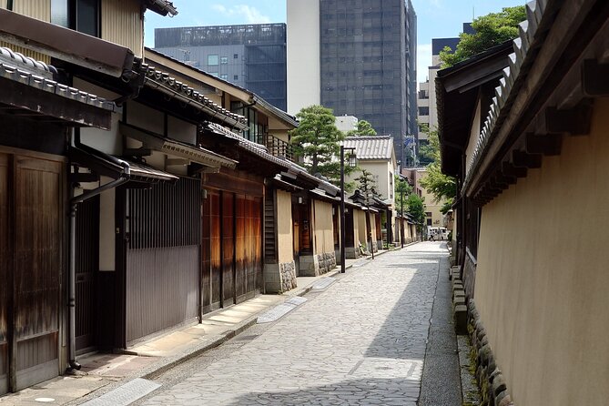 Full-Day Tour from Kanazawa: Samurai, Matcha, Gardens and Geisha - Gyokusen-an: the day’s best chance to sit down