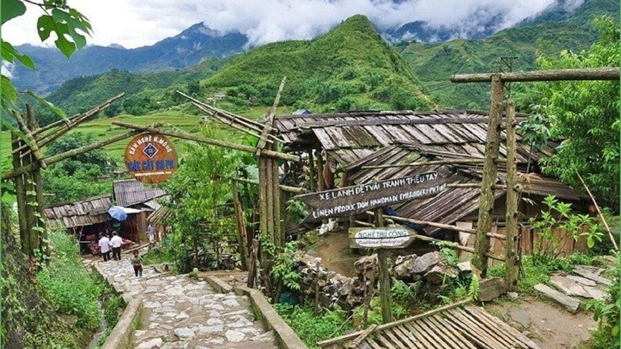 Full Day Trekking Lao Chai-Ta Van and Cat Cat Village - Lunch and the midday break