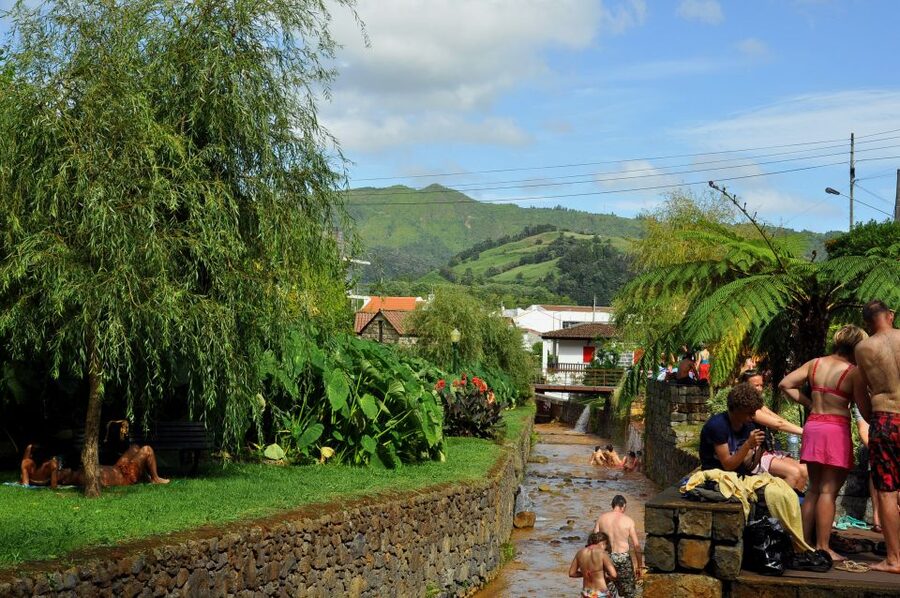 Furnas: Tea Plantations, Lake and Volcano Guided Tour - Gorreana Tea Plantation and the north coast