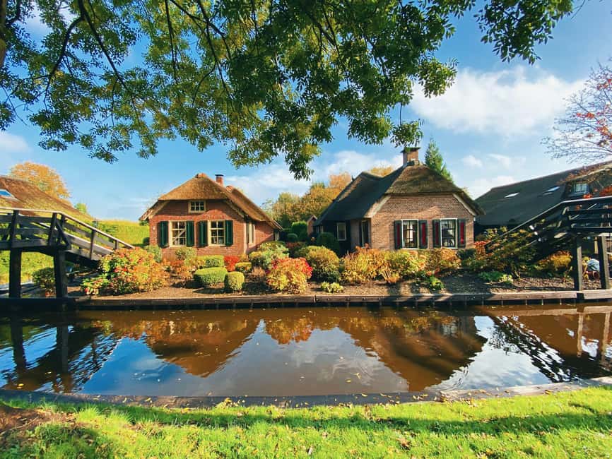 Giethoorn : 1 Hour Canal Cruise in Village With Coffee/Tea - Key points to know before you book