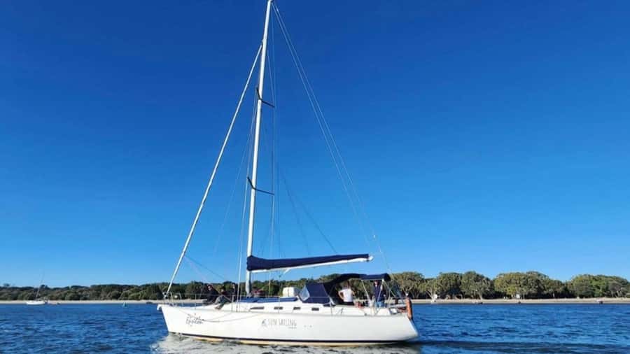 Gold Coast Private Lunch Sailing Charter for up to 10 guests - Sailing the Gold Coast Broadwater