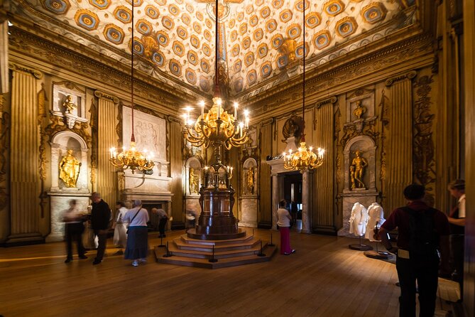 Guided Kensington Palace Tour, Royal Guard Change & Afternoon Tea - Starting at the Guards Memorial