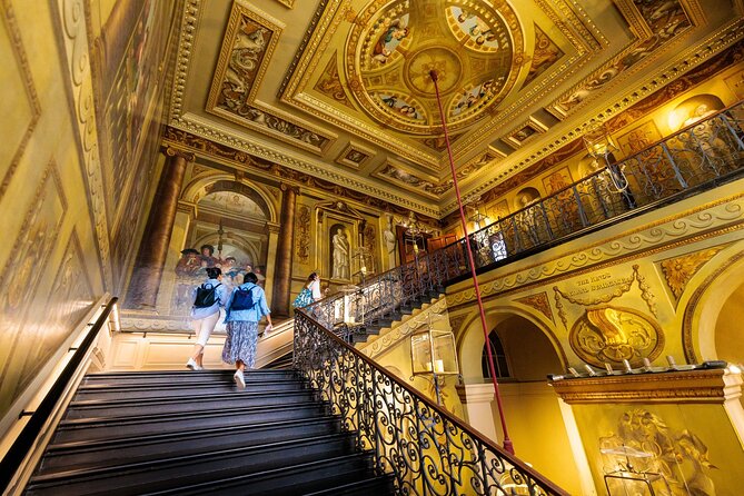 Guided Kensington Palace Tour, Royal Guard Change & Afternoon Tea - Walking through Hyde Park and Kensington Gardens