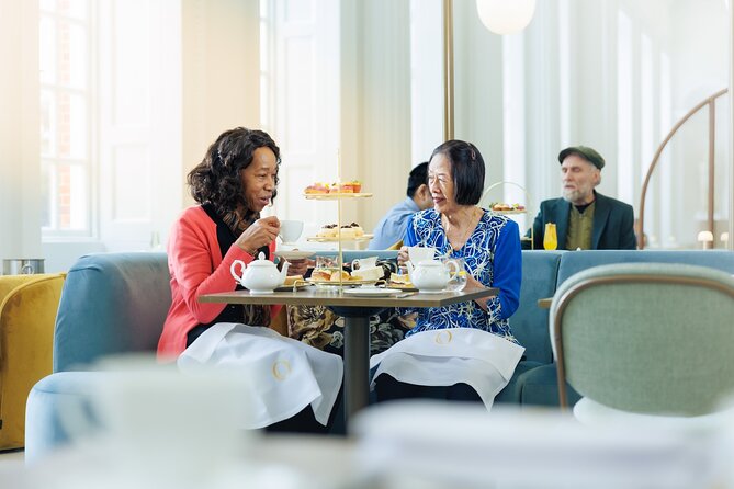 Guided Kensington Palace Tour, Royal Guard Change & Afternoon Tea - Guides and the style of the day