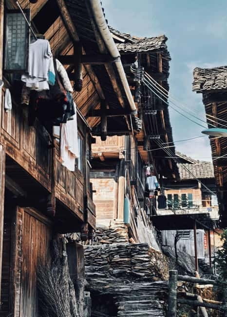 Guilin Longji: Rice Terrace with Oil-Tea Demo & Zhuang Lunch - The long road from Guilin to Longsheng