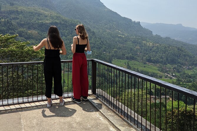 Half-Day Private Trip to Waterfalls and Tea Factory - The short downhill walk to another waterfall